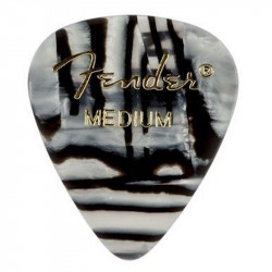 1 Médiator Fender 351 - Médium - Zebra